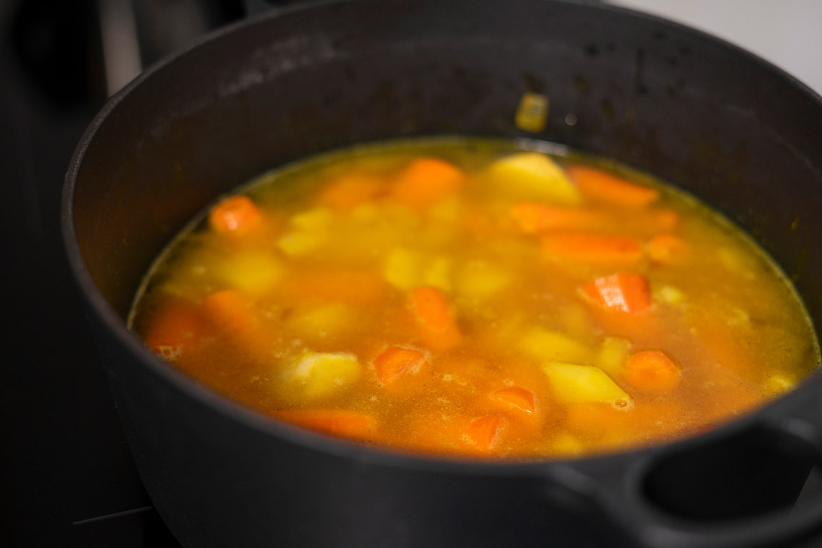Top mit Ingwer-Karotten-Suppe